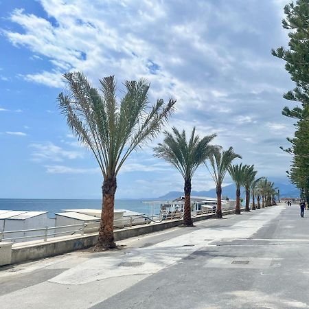 Casa Vacanza! A 50M Dal Mare! Bordighera Eksteriør bilde