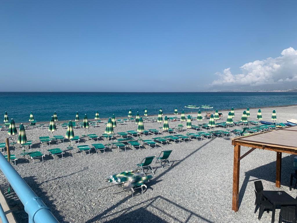 Casa Vacanza! A 50M Dal Mare! Bordighera Eksteriør bilde