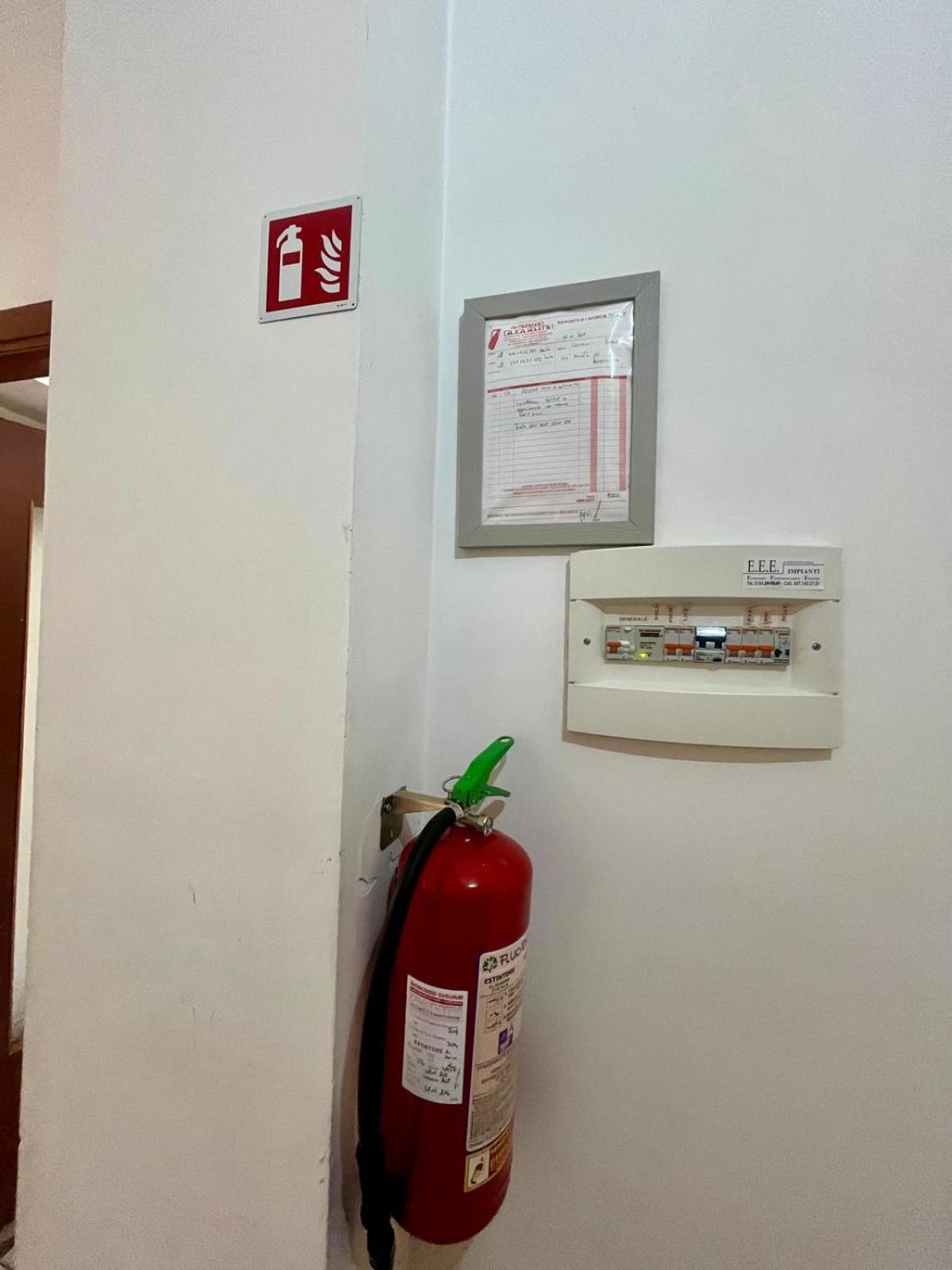 Casa Vacanza! A 50M Dal Mare! Bordighera Eksteriør bilde